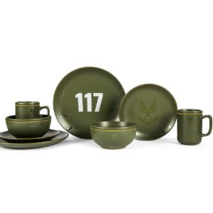 HALO Master Chief 117 Stoneware 8-Piece Dinnerware Set | Plates, Bowls, Mugs