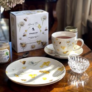 STP GOODS Bone China Kitchen Teacups Tea with Honey Cup and Saucer 15.2 fl oz (450 ml) Pretty Tea Cup with Matching Saucer Christmas Mugs