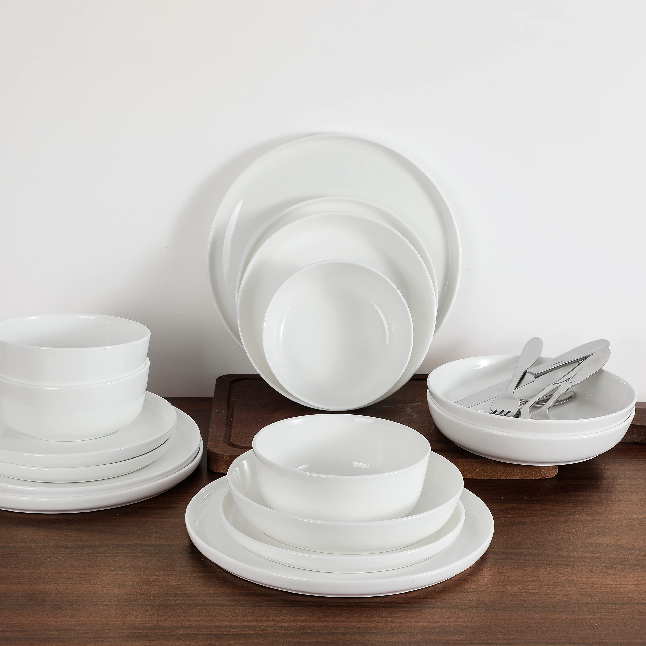 Table 12 16-Piece Natural White Coupe Dinnerware Set, Service for 4