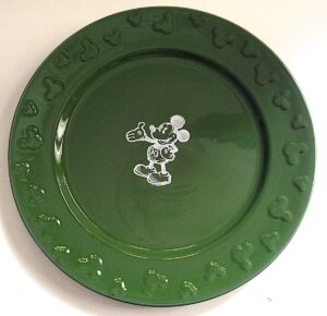 disney parks green with white mickey mouse sketch dinner plate new