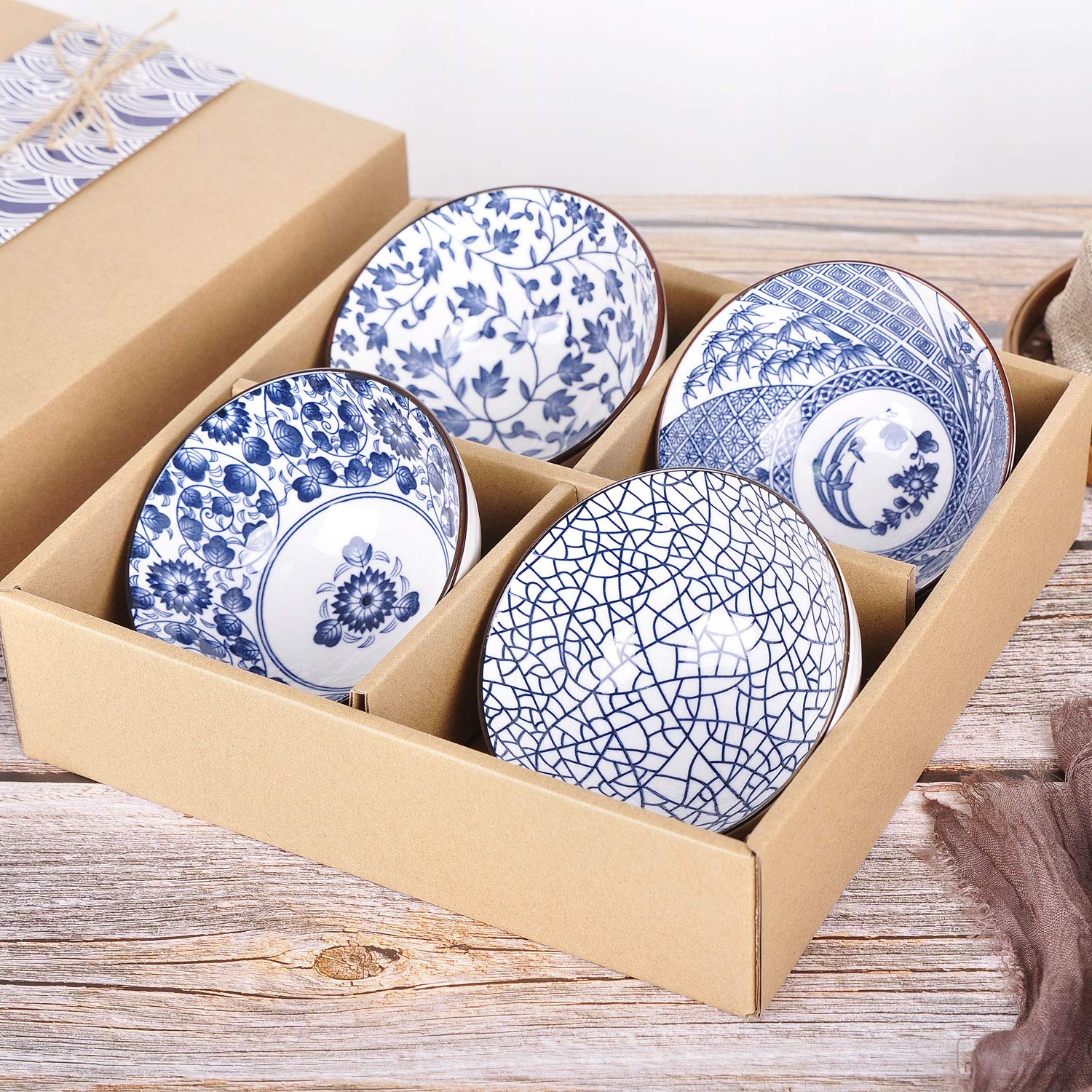 VanEnjoy Set of 4 Japanese Style Ceramic Rice Bowl with Gift Box,Blue and White Pattern Bowls Set,Underglazed Dinnerware, For Dessert Snack Cereal Soup Portion Control Bowl