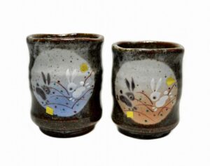 hlpiamok homiebuds kutani ware k4-682 jumping rabbit pair japanese teacups yunomi brown color