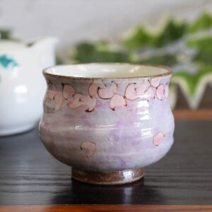 Kutani Yaki(ware) Japanese Yunomi Tea Cup Flower