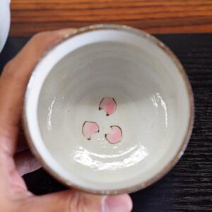 Kutani Yaki(ware) Japanese Yunomi Tea Cup Flower