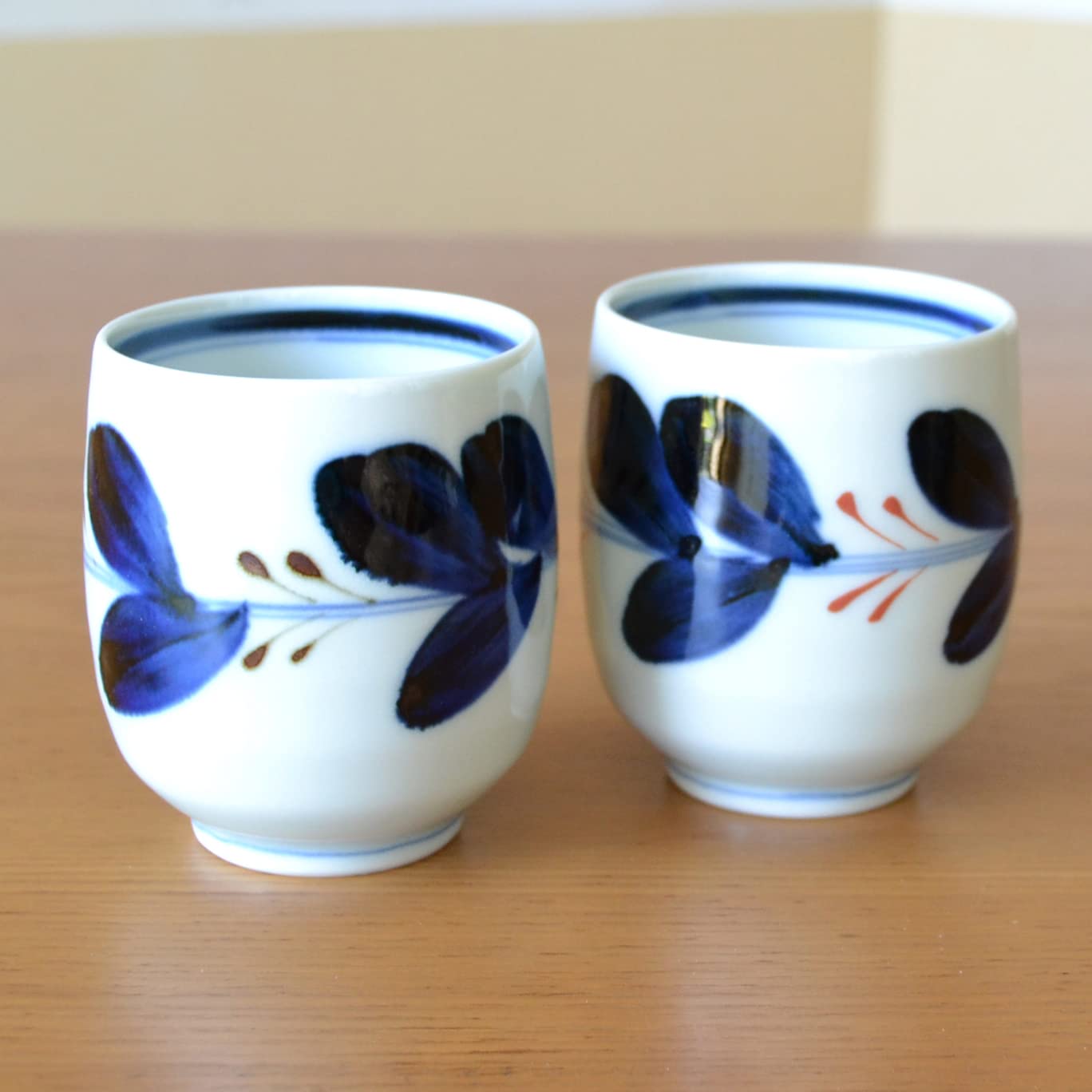 有田焼やきもの市場 Japanese Yunomi Tea Cup set of 2 Arita Imari ware Made in Japan Zen Leaf