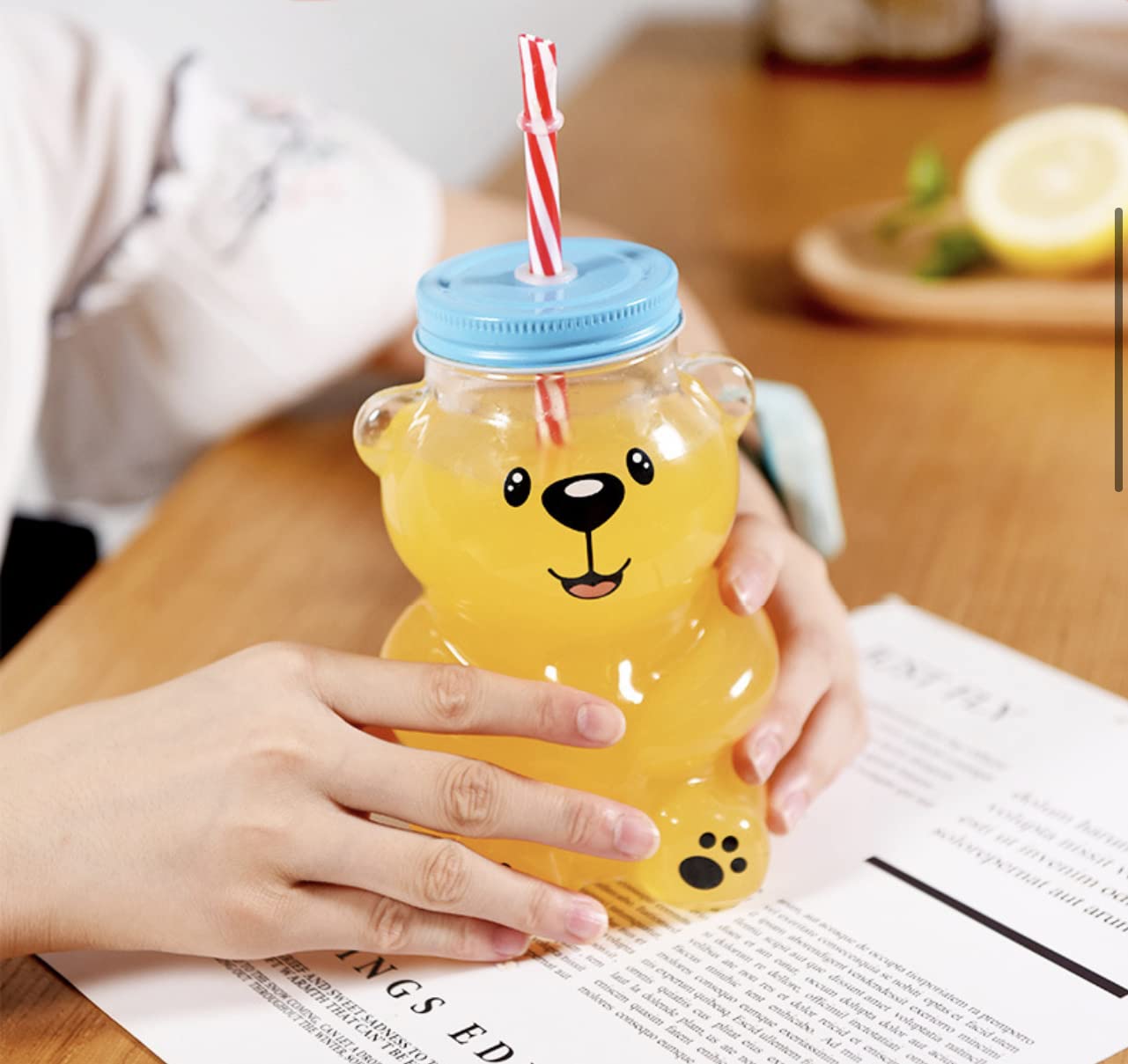 Kawaii Bear Sippy Cup 19oz Clear Bear Glass Cup with Lid and Straw Cute Kawaii Bear Glass Bottle Mug for Juice Milk Tea Smoothies Infused Water Beverage Food Grade Microwave Safe (Smiling Bear)