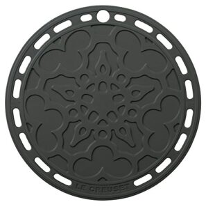 le creuset silicone french trivet, 8" , oyster