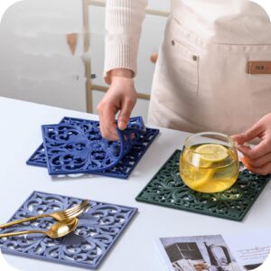 Silicone Trivets Mats-Trivets for Hot Dishes, Table, Countertop, Non-Slip Heat Resistant Modern Kitchen Trivets,Teapot Trivet - Flexible Trivet Square, Hot Pads for Pots & Pans of 3 Blue