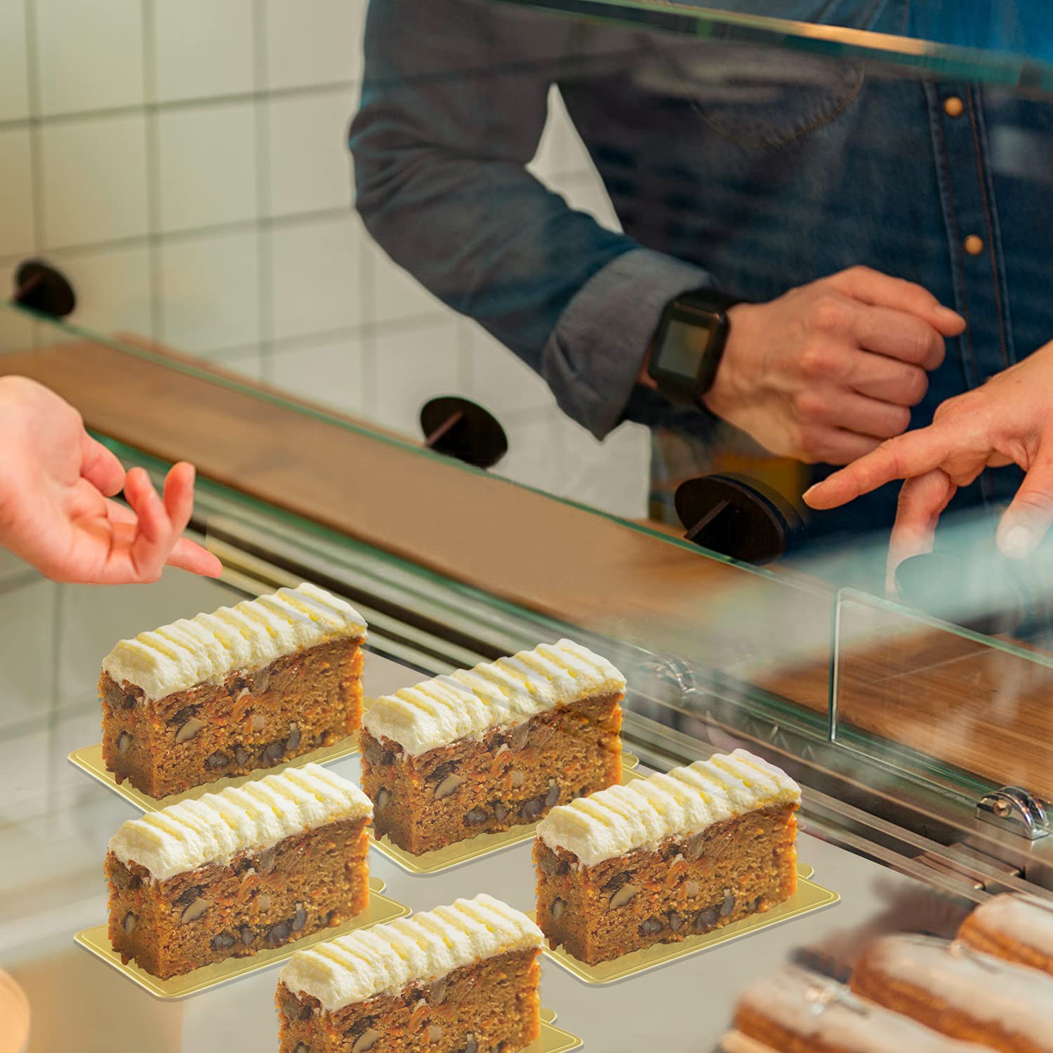 200 Pcs Mini Cake Boards, Golden Paper Mousse Cake Boards Mini Cake Bases Cupcake Dessert Displays Tray Cardboard Pastry Base - Grease Proof & Moisture Resistant (Rectangular Cake Board)