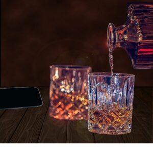 whiskey Decanter, Glass Liquor Decanter for Scotch Bourbon, Brandy, Vodka or Wine -750ML