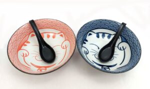 japanbargain 4694, large japanese porcelain soup bowls and spoons gift set, lucky cat pattern ramen bowls, blue and pink color, set of 2, made in japan, 36 ounce
