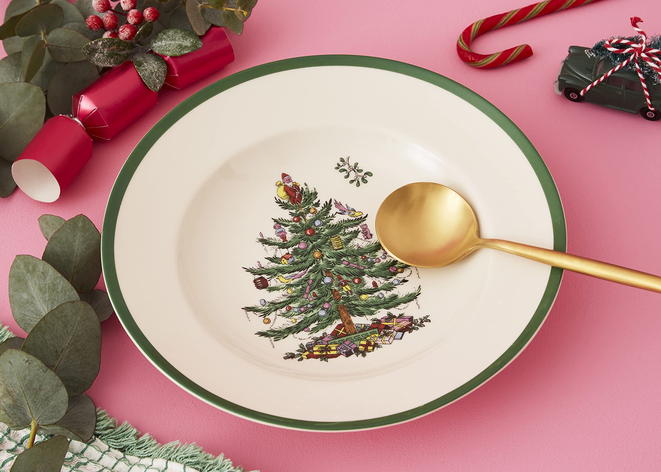 Spode Christmas Tree Collection Pasta Bowl, set of 4, Rimmed Plate for Serving Salad, Spaghetti, and Soup, 10-Inch, Made of Porcelain, Dishwasher, Microwave, and Freezer Safe