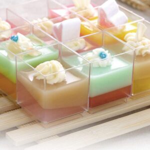 Toddmomy 20 Pieces Dessert Cups Plastic Clear Square Dessert Bowls with Lids Reusable Parfait Appetizer Cups for Wedding Birthday Party