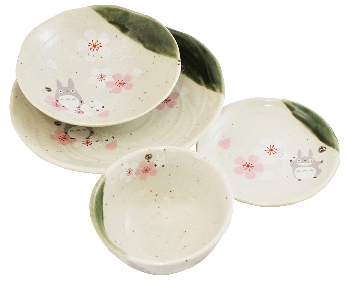 Studio Ghibli - My Neighbor Totoro - Sakura/Cherry Blossom, Skater Traditional Japanese Porcelain Dish Series - Small Plate