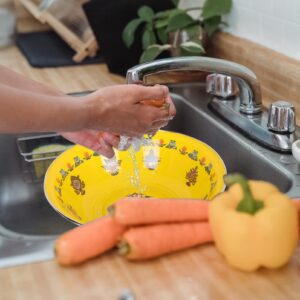 Hemoton 1Pc Enamel Mixing Bowl Vintage Salad Bowl Enamel Washing Basin Vintage Soup Basin Large Soup Bowl Enamelware Serving Bowl (Yellow/ 30cm/ 11. 8inch)