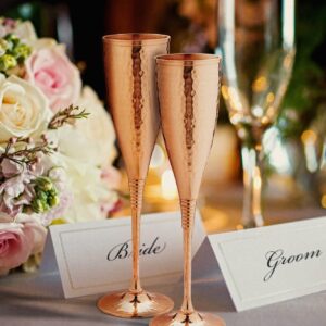 Copper champagne flutes of 6.7 oz set of 2 – Luxurious hammered copper champagne glasses – Each one is handcrafted and lacquered to prevent from tarnishing.