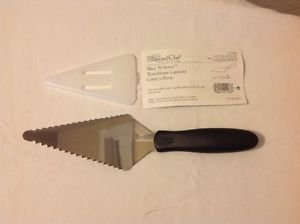 pampered chef slice 'n serve - stainless steel flatware pie server | serrated on both sides | great for cake, tart, dessert, pizza cutter #1166