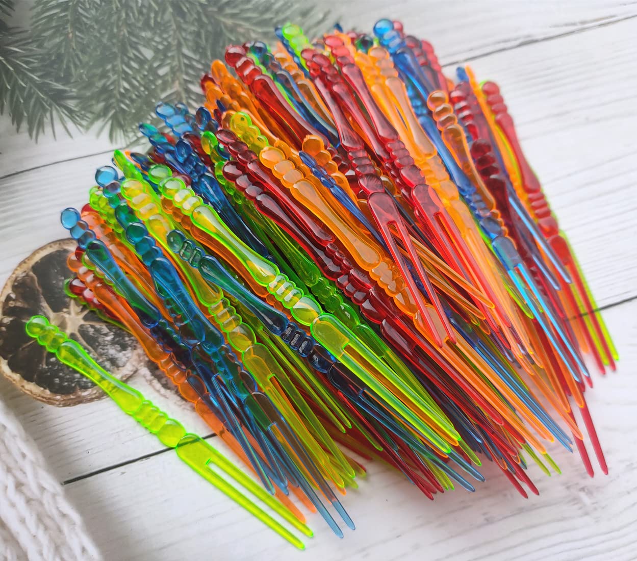 400PCS Disposable Plastic Cocktail Picks Fruit Forks, Mini Cake Forks Sticks Party Supplies, Tasting Appetizer Plates Picks Dessert Forks (Multicolor)