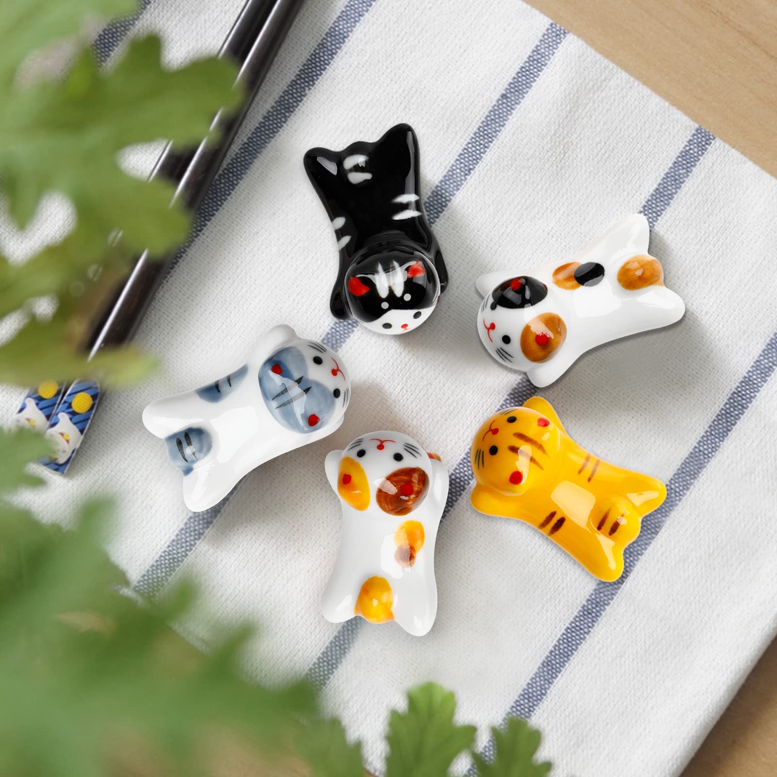 5 Pack Cat Chopsticks Holder Set Cute Chopsticks Rest Japanese Style Porcelain Lucky Cat Spoon Rest ceramic chopsticks for Dinner Fork Knife Tableware, Decoration Home Kitchen Gift