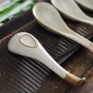 123Arts 4pcs Ceramic Japanese Retro Soup Spoons Dessert Spoons