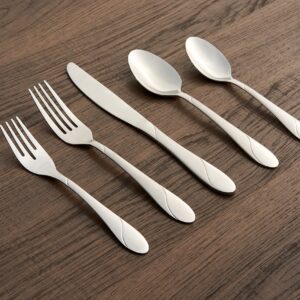 Cambridge Silversmiths Swirl Sand 89-Piece Flatware Set