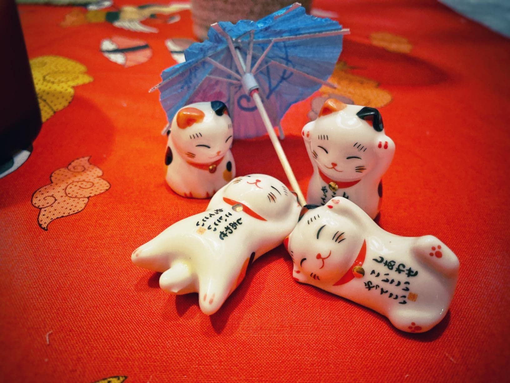 Honbay 5PCS Cute Ceramic Lucky Cat Chopsticks Rest Rack Stand Holder for Chopsticks, Forks, Spoons, Knives, Paint Brushes