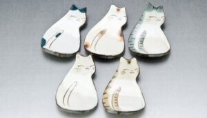 kyo-yaki. set of 5 japanese chopstick spoon rest cats. paper box. ceramic.