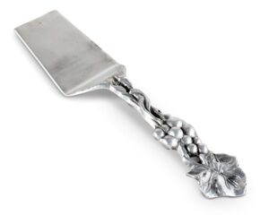 arthur court metal pie/cake/lasagna server grape pattern sand casted in aluminum with artisan quality hand polished 10.75 inch long spatula