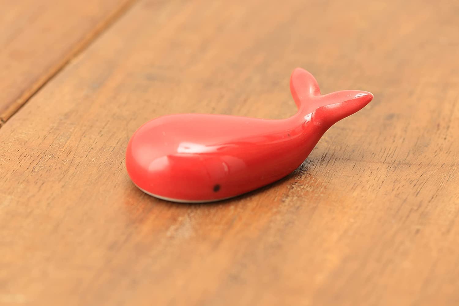 Hamamotou, 29-24 Chopsticks Holder, Colored Glazed Whale, Red, Set of 2, Approx. 0.9 x 0.9 x 0.5 inches (2.2 x 2.2 x 1.2 cm)