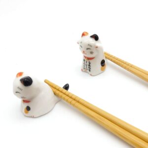 5 Pairs Chopsticks and Chopstick Rest Set, Cute Lucky Cat Chopsticks Holder 5 Cats, Classic Japanese Style Bamboo Natural Reusable Chopsticks, Dishwasher - Safe, Chopsticks Holder Gift Set (Lucky Cat)
