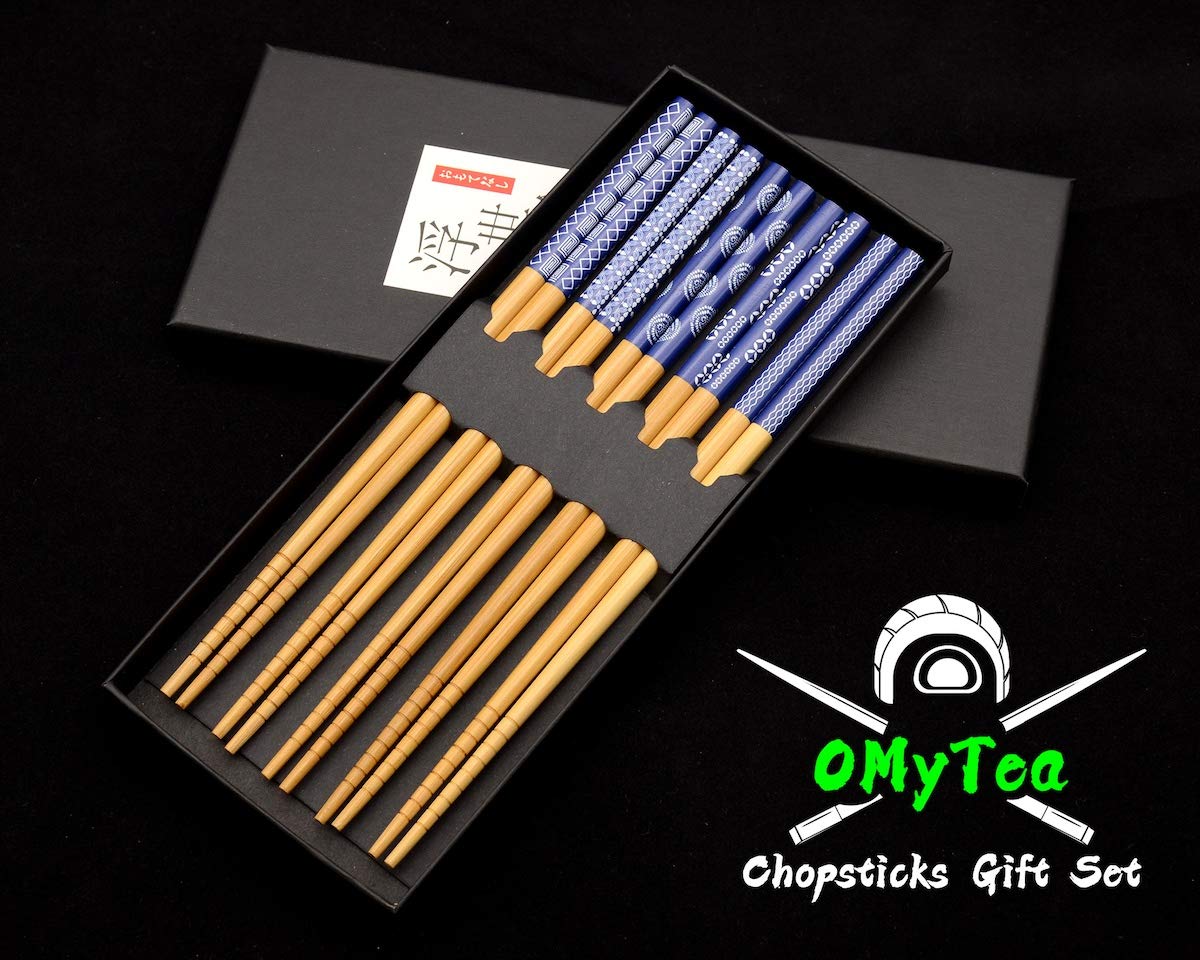 OMyTea Chopsticks Reusable - Japanese Bamboo Chopsticks 5 Pairs Gift Sets, 8.9 Inch/22.5cm, for Sushi, Ramen, Noodles, Rice, Travel, Camping (Japanese Blue)