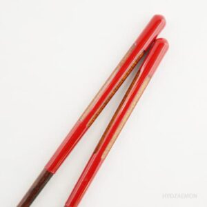 Japanese Natural Lacquered Wooden Chopsticks - Set of 2 Pairs - with Gift Box (Black 9.25 in and Red 8.46 in) - Handmade - Dishwasher-Safe