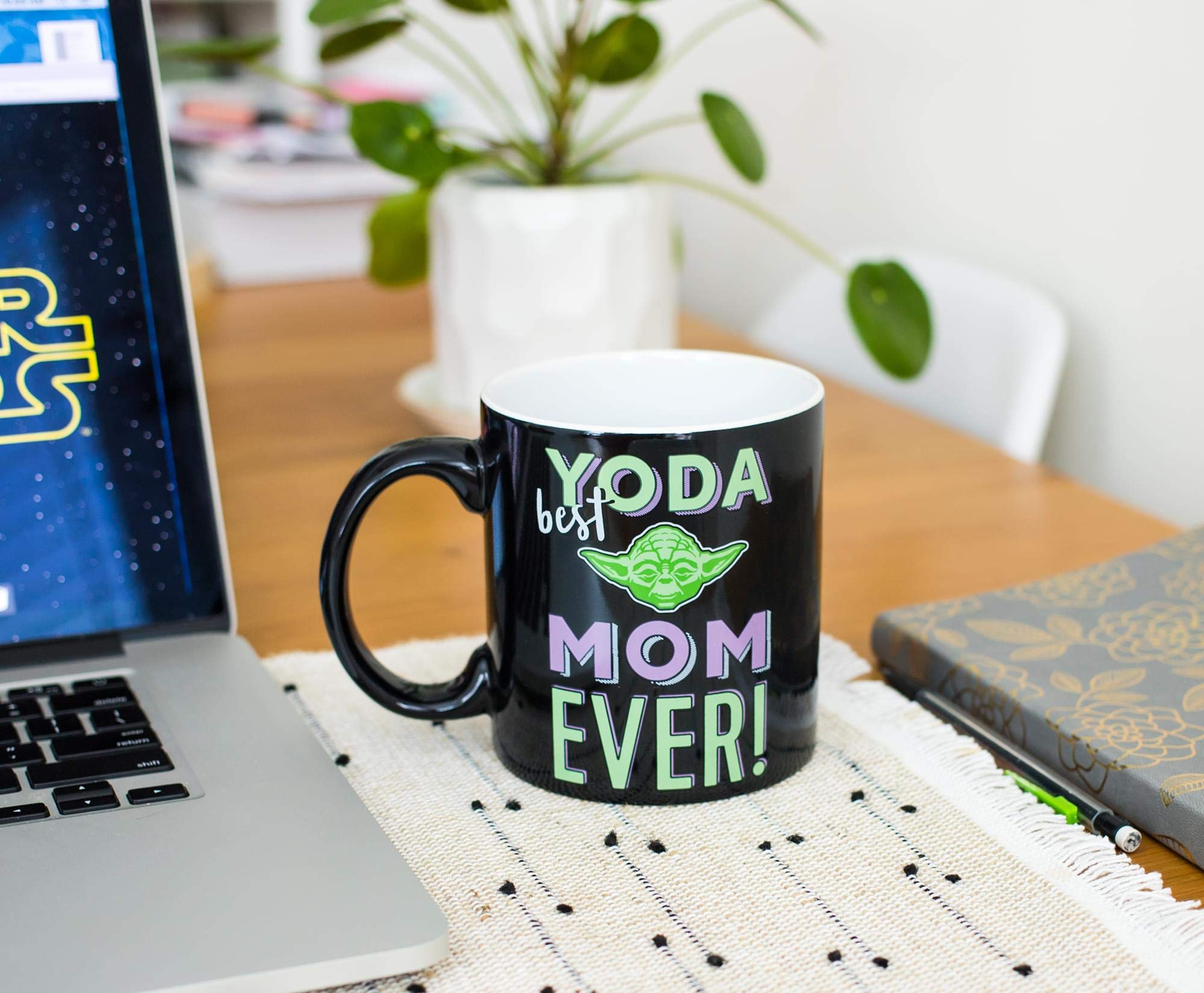 Silver Buffalo Star Wars Yoda Best Mom Ever Ceramic Mug | Holds 20 Ounces | Toynk Exclusive