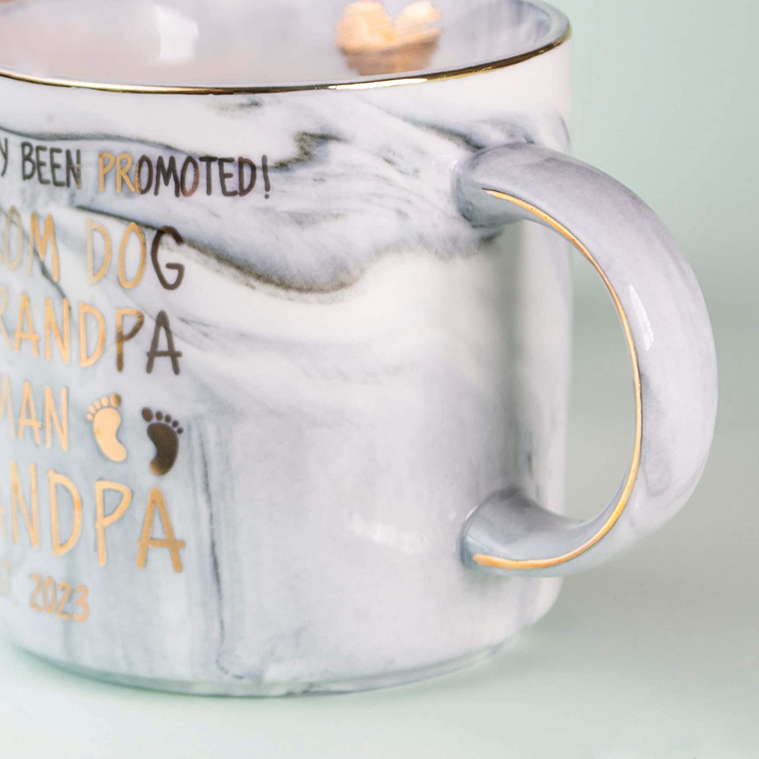 VILIGHT Pregnancy Announcement Gifts for Grandparents est 2023 - New Grandparents Baby Announcement Ideas - Gifts for First Time Grandma and Grandpa - Mugs Set 11.5 oz