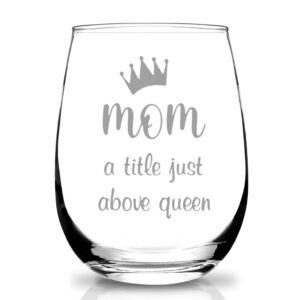 socoarzr gifts for mom from daughter,son - funny mom gifts,birthday,mothers day,christmas gifts for mom,mom queen 15 oz wine glass