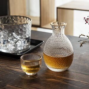 BOLLAER Sake Pot Set, Japanese Cold Sake Glasses, Clear Unique Trendy Floating Design, 1 Sake Carafe Bottle 1 Sake Tank and 4 Saki Cups for Cold/Warm/Hot Sake, Birthday Housewarming Gift Set