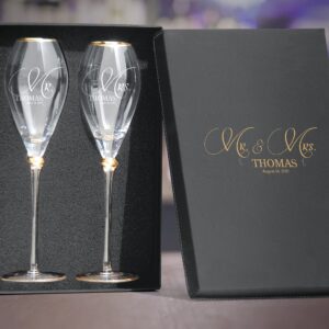 Krezy Case Set of 2 Personalized Wedding Engraved Champagne Flutes- Mr and Mrs Design - For Weddings,Parties and Anniversary