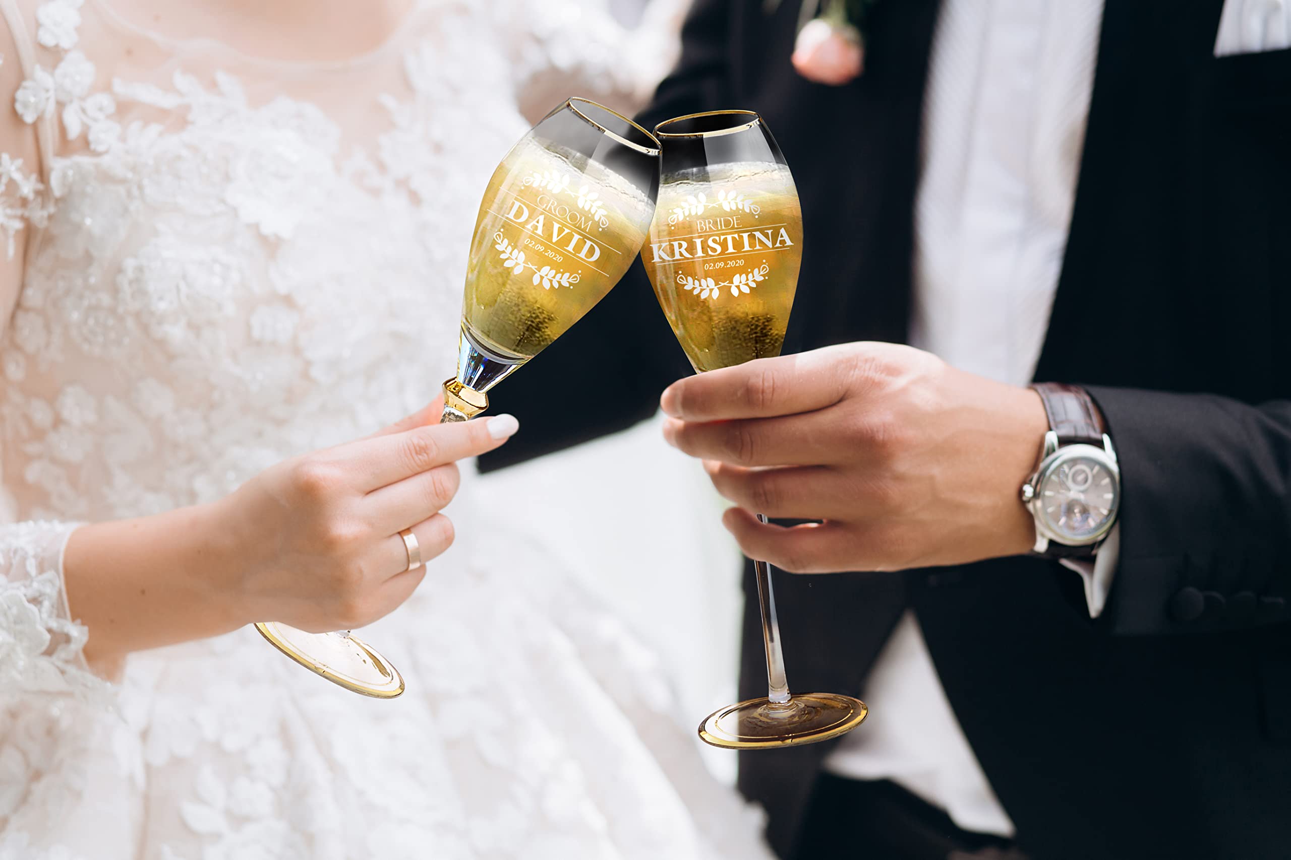 Krezy Case Set of 2 Personalized Wedding Engraved Champagne Flutes- Mr and Mrs Design - For Weddings,Parties and Anniversary