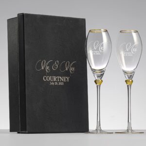 Krezy Case Set of 2 Personalized Wedding Engraved Champagne Flutes- Mr and Mrs Design - For Weddings,Parties and Anniversary