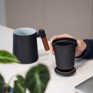 HEER Ceramic Tea Cup with Infuser and Lid for Steeping Loose Leaf Tea, Infusion Tea Mug with Extended Wooden Handle, Frosted Glazed Coffee Teacup for Home Office. 400ml/13.5oz. (Black)