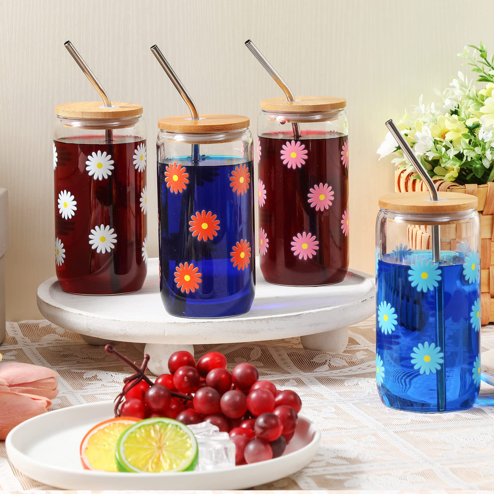 meekoo 4 Pieces Christmas Daisy Glass Cup with Bamboo Lids and Straws 16 oz Beer Can Shaped Drinking Glass Cup Cute Flower Iced Coffee Cup Aesthetic Soda Soft Tumbler for Xmas Party Women Friend Gift