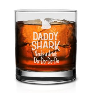 Daddy Shark Needs A Drink Do Do Do Whiskey Glass - Funny Birthday Fathers Day Gift for Dad