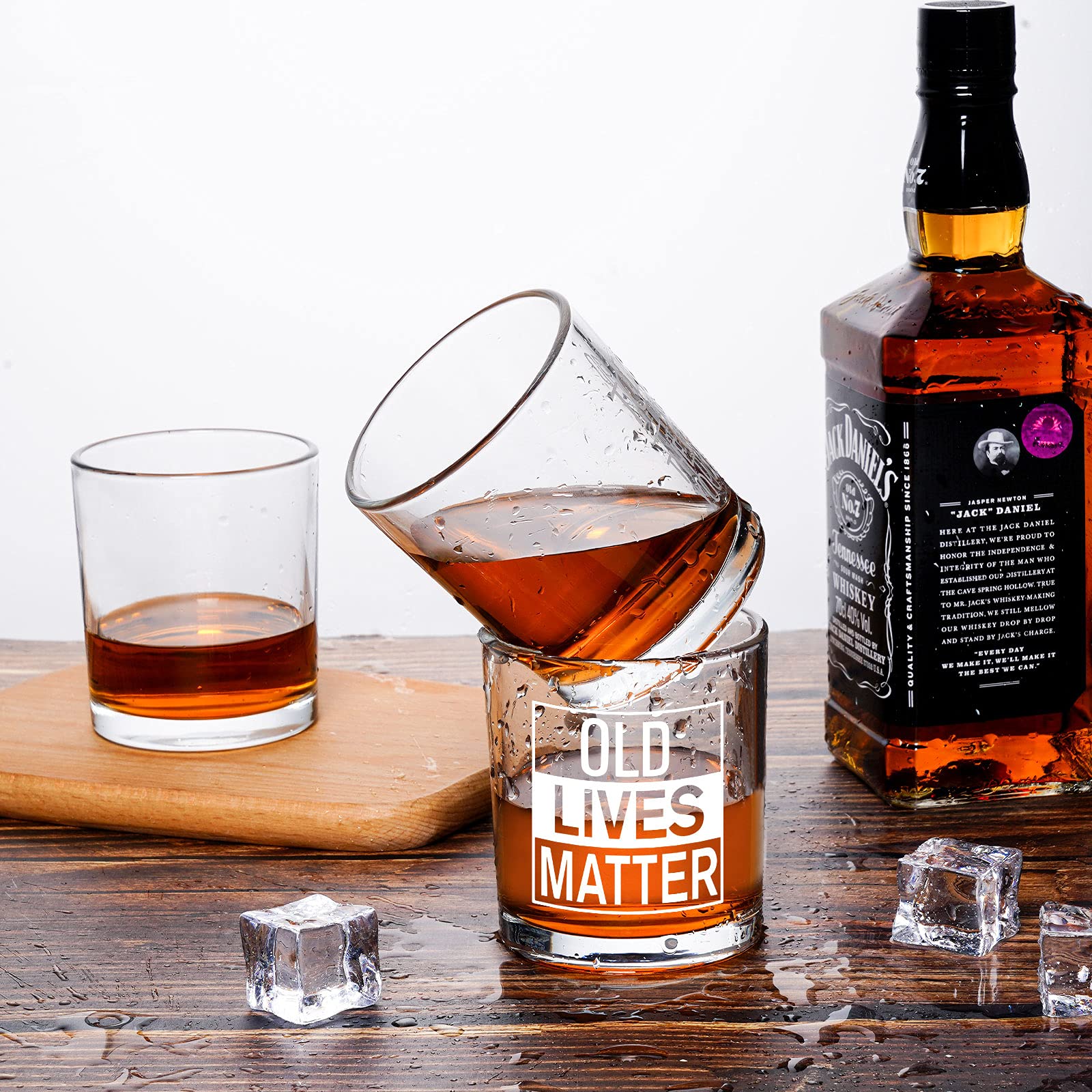 Old Lives Matter Whiskey Glass, Funny Gag Retirement Father's Day Anniversary Birthday Old Fashioned Glass for Men Dad Uncle Grandpa Old Men Seniors, 10 Oz Rock Glass