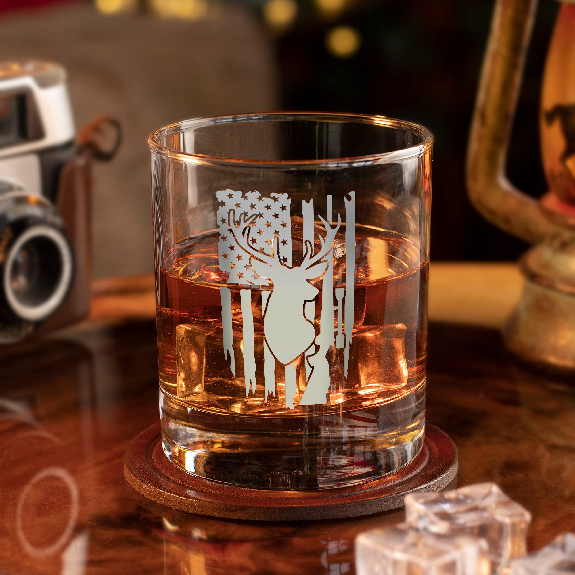 Deer Hunter American Flag - Old Fashioned Whiskey Rocks Bourbon Glass - 10 oz capacity