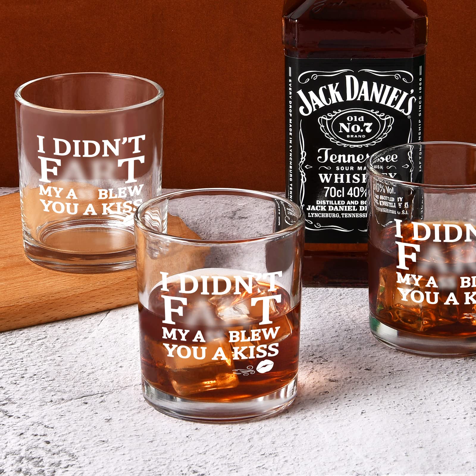 Modwnfy Funny Gag Gift Whiskey Glass, I Didn't Fart, My Ass Blew You A Kiss Old Fashioned Glass for Men Husband Boyfriend Dad, Novelty Rock Glass for Christmas Father's Day Daily Use, 10 Oz