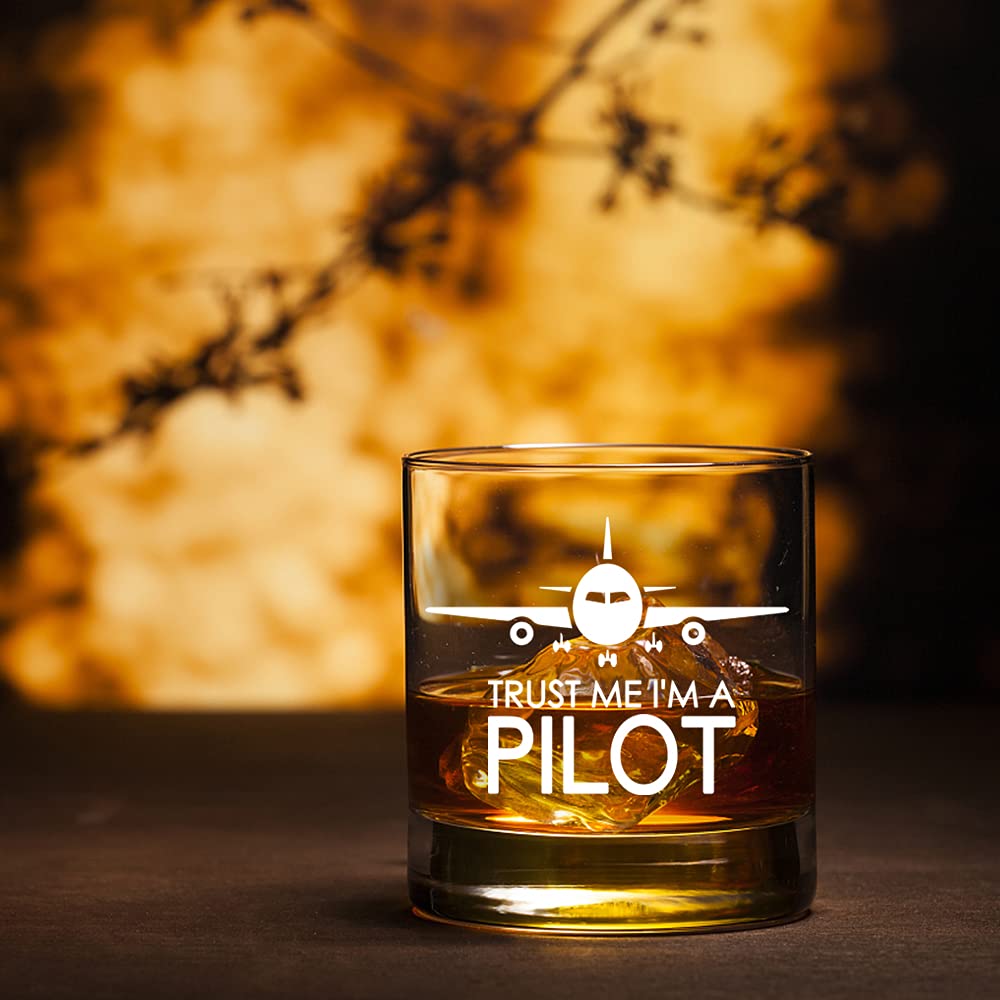 Perfectinsoy Trust me I'm a Pilot Whiskey Glass, Retired Pilot Whiskey Glass, Pilots Retiring Flight Attendants Helicopter Aviator Airman, Aviation Airline,Retirement Gifts for Coworkers