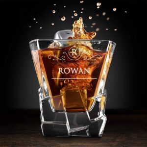 Maverton Personalized Whiskey Decanter and 6 glasses for man - Elegant Whiskey set with engraving - Ice cubes model - Stylish barware for birthday - For whisky connoisseurs - JUICE