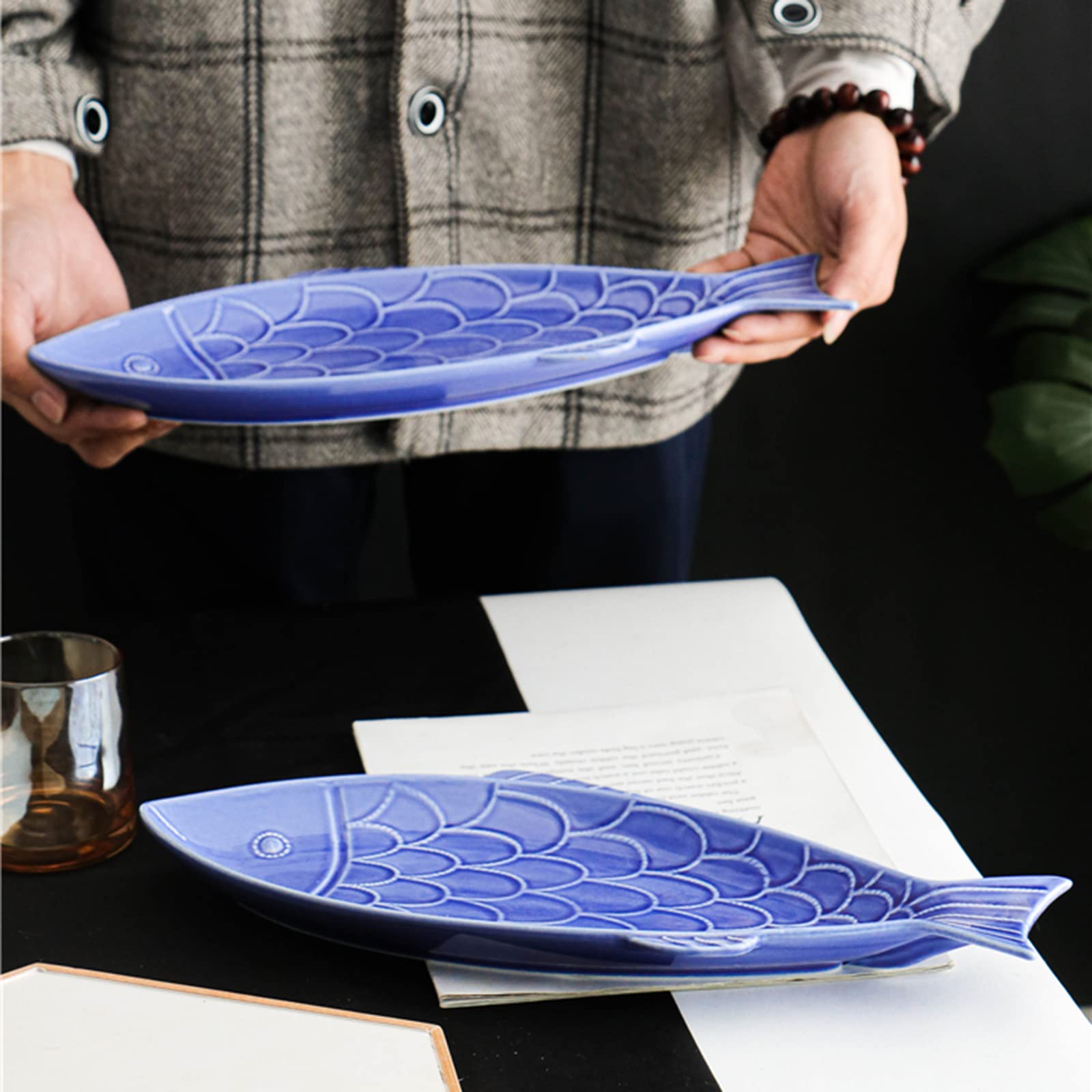 CHUANGRUN Fish Shaped Plate, 15 Inch Ceramic Fish Plate, Large Blue Serving Platter, Snack Storage Serving Platter, for Restaurants Home Kitchen Accessories