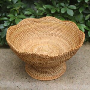 FUKQVOD Simple Fashion Hand-Woven Rattan Tray，Round Brown Natural Decorative Storage Wicker Serving Tray，for Cookies Tea Snacks Fruit Convenience