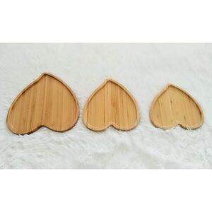 DOITOOL Wooden Serving Platter 2 Pcs Bamboo Plates Heart Shaped Wooden Serving Plate Snack Dessert Fruit Plate Bread Tray Dishes for Hotel Restaurant Home (19.5x19.5x1.6 cm) Small Wooden Tray